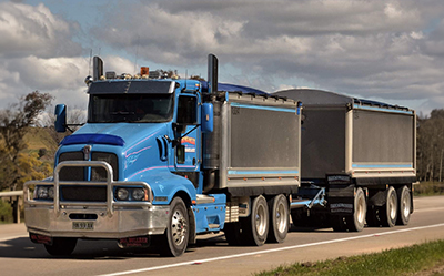Kenworth T604 from Paragalli Haulage Canberra and NSW