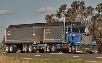 Kenworth T900 from Paragalli Haulage Canberra and NSW